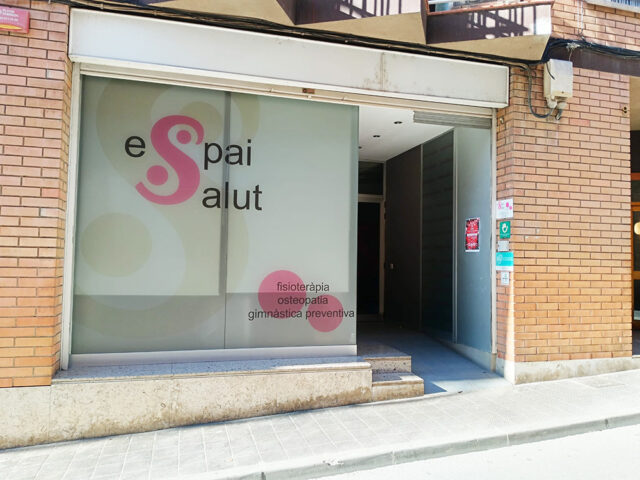 Entrada del centre Espai Salut.